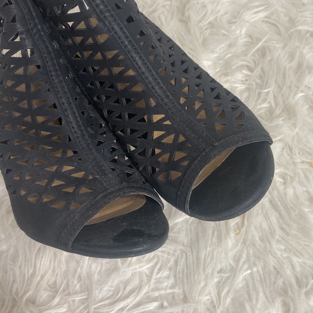 LAUREN CONRAD WOMEN’S GHILLE BLACK DRESS SHOE - Picture 5 of 8